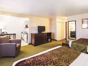 Suite, 2 Queen Beds, Non Smoking