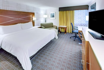 Deluxe Room, 1 Queen Bed, Accessible (Hearing)