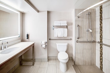 Room, 2 Queen Beds, Accessible, Non Smoking (Mobility & Hearing, Roll-in Shower)