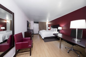 Premium Room, 1 King Bed (Upgraded Bedding & Snack, Smoke Free)