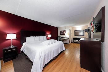 Premium Room, 1 King Bed (Upgraded Bedding & Snack, Smoke Free)