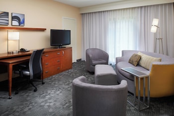 Suite, 1 Bedroom (Mobility/Hearing Accessible, Tub)