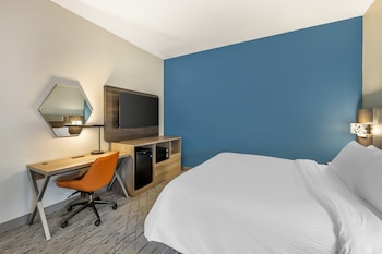 Standard Room, 1 King Bed (Extra Floor Space)