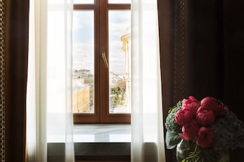 New Grand Superior Room