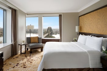 Executive Sydney Harbour Suite 1 King, Club Lounge Access (High Floor)