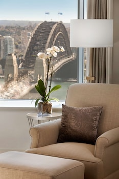 Presidential Suite, Club Lounge Access (High Floor)