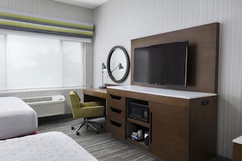 Room, 2 Queen Beds, Hearing Accessible, Microwave (Hearing)