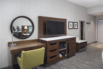Room, 1 King Bed, Microwave