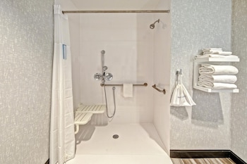 Room, 1 King Bed, Accessible, Microwave