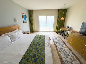 Superior Room, 1 King Bed, Ocean View