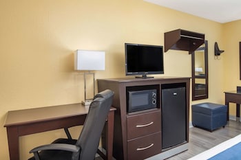 1 Queen Bed, Mobility Accessible Room, Non-Smoking