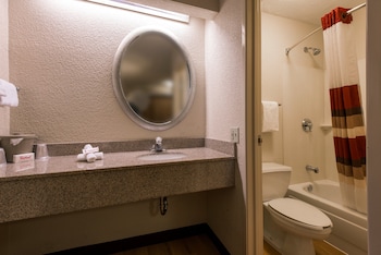 Deluxe Room, 1 King Bed (Smoke Free)