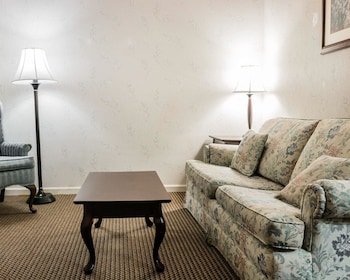 Suite, 1 King Bed with Sofa bed, Non Smoking