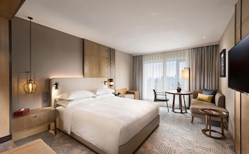Deluxe Room, 1 King Bed