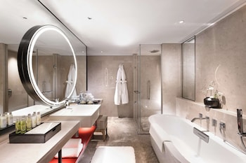 Twin Hilton Deluxe