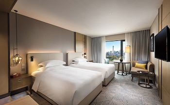 Executive Room, 2 Twin Beds, City View
