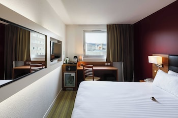 Standard Room, 1 Queen Bed (Top Floor)