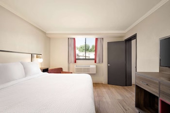 Family Suite, Multiple Beds, Non Smoking (Newly Renovated)