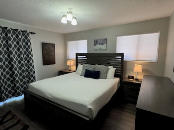 Traditional Condo, Multiple Beds, Kitchen (3 bedroom 3 bath condo)