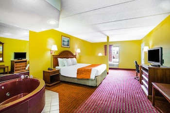 Suite, 1 King Bed, Smoking
