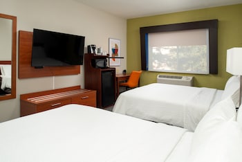 Room, 2 Queen Beds, Non Smoking