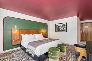 Standard Room, 1 King Bed, Accessible, Non Smoking
