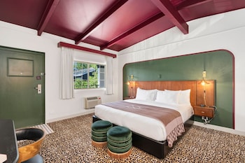 Standard Room, 1 King Bed, Non Smoking