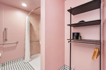 Standard Room, 2 Double Beds, Accessible, Non Smoking
