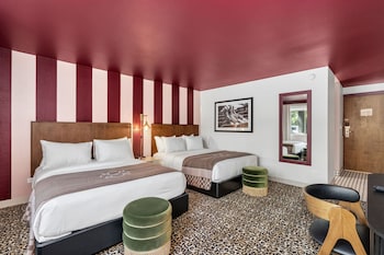 Standard Room, 2 Queen Beds, Non Smoking