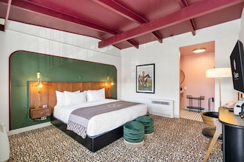 Standard Room, 1 King Bed, Accessible, Non Smoking