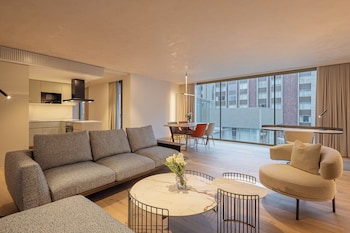 Executive Room, 1 King Bed, Balcony, Annex Building