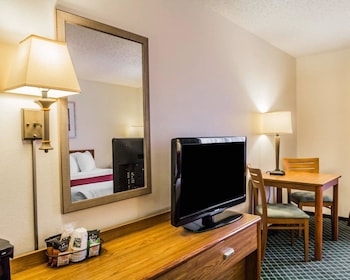 Standard Room, 2 Queen Beds, Non Smoking