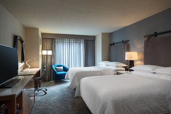 Deluxe Room, 2 Double Beds, River View (High Floor)
