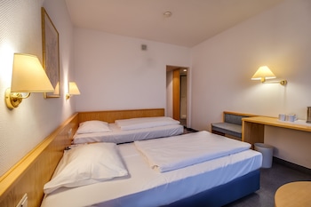 Economy Twin Room