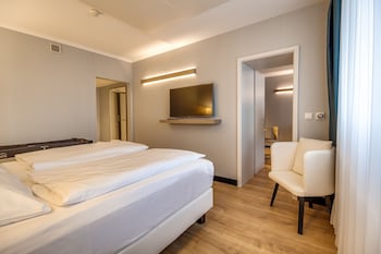 Suite 22nd floor