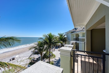 Studio Suite, 1 King Bed, Mobility Accessible, Oceanfront
