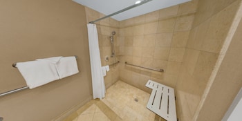 Studio Suite, 1 King Bed, Mobility Accessible, Oceanfront