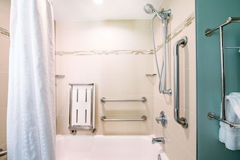Standard Room, Multiple Beds, Roll-in Shower (Mobility Roll-In Shower)