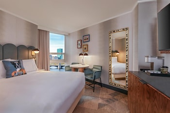 Standard Room, 1 Queen Bed (City Explorer)