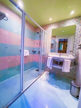 Superior Double Room with Garden And Pool View