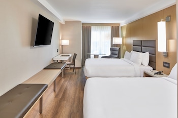 Room, 2 Queen Beds, City View
