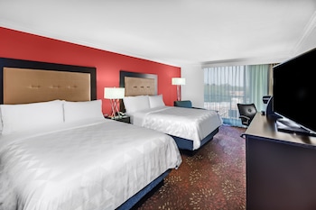 Standard Room, 2 Queen Beds, Accessible (Accessible Tub)