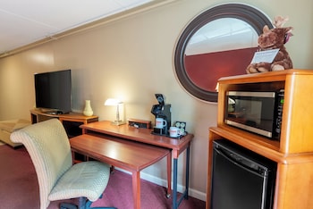 Standard Room, 1 King Bed