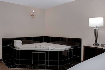 Suite, 1 King Bed, Non Smoking, Jetted Tub