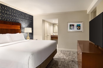 Suite, 1 King Bed, Non Smoking