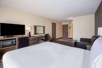 Deluxe Room, 1 Queen Bed with Sofa bed, Non Smoking