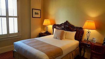 Standard Room, 1 Queen Bed