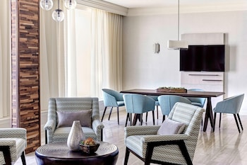 Luxury Suite, 1 King Bed with Sofa bed