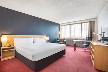 1 King Bed Premium
