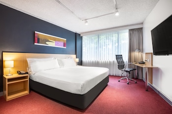 Standard Room, 1 Queen Bed, Accessible